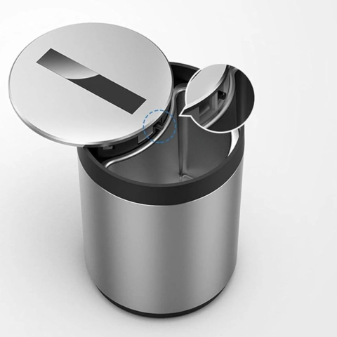 Přenosný popelník do auta — Kompaktní a praktický